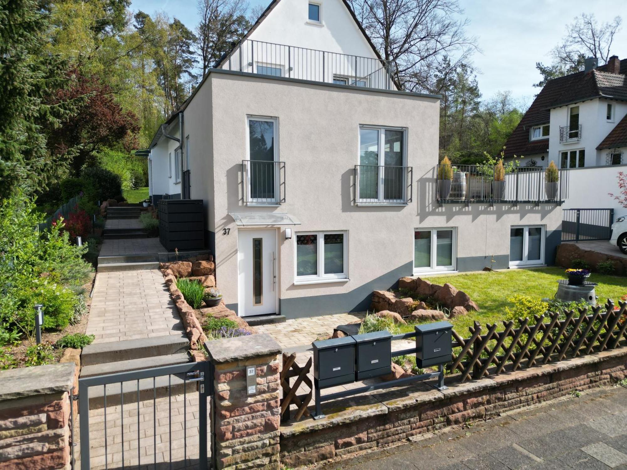 Apartment Modernes Studio-apartment In Toller Waldrand-lage *
